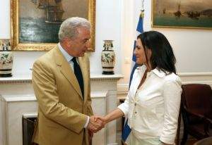 Déclarations de M. D. Avramopoulos, ministre des Affaires étrangères, et de Mme O. Kefaloyannis, ministre du Tourisme à l’issue de leur rencontre  