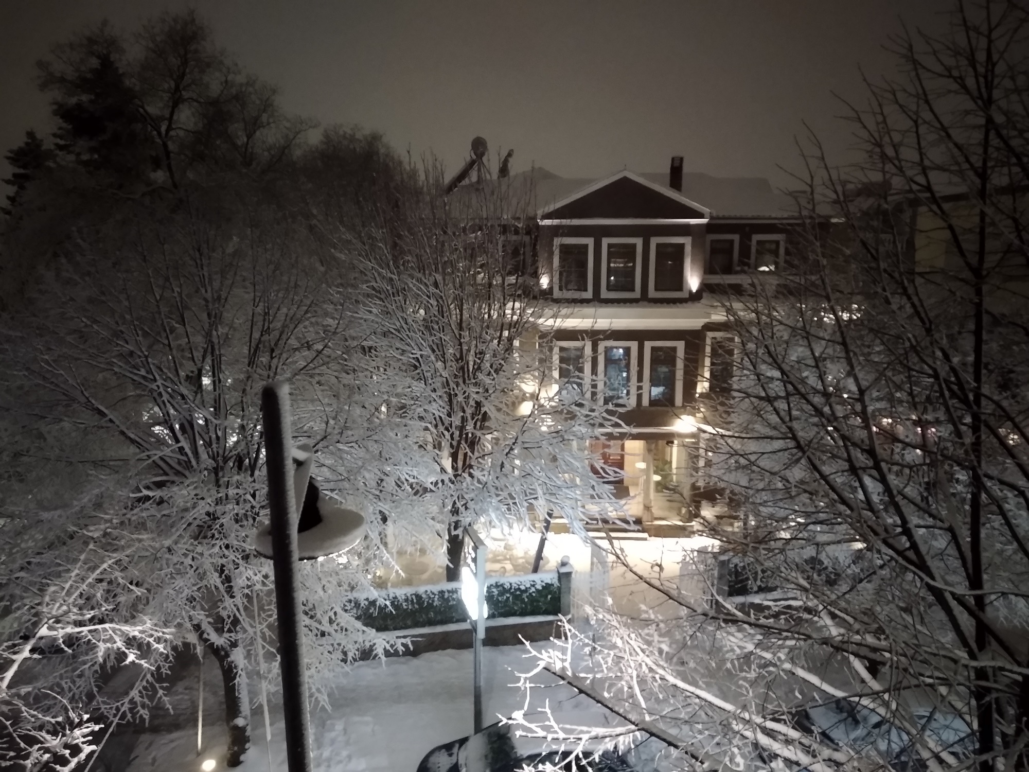 Πυκνή χιονόπτωση στην Κορυτσά