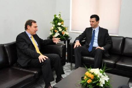 Ambasadori grek z. Leonidas Rokanas takohet me kryetarin e Partisë Demokratike Luzlim Basha