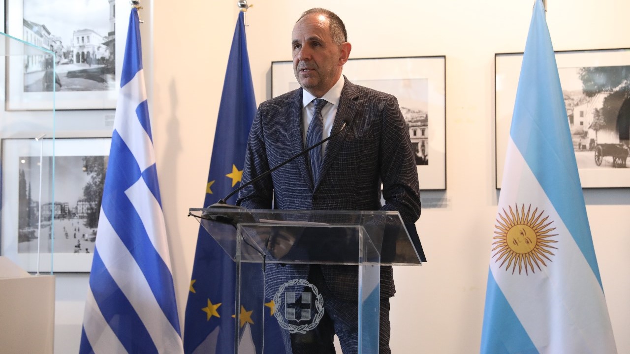 Allocution du ministre des Affaires étrangères, Giorgos Gerapetritis, lors de la présentation de l'exposition « 150 ans de relations diplomatiques et consulaires entre la Grèce et l'Argentine » au ministère des Affaires étrangères (Athènes, 29.11.2024)