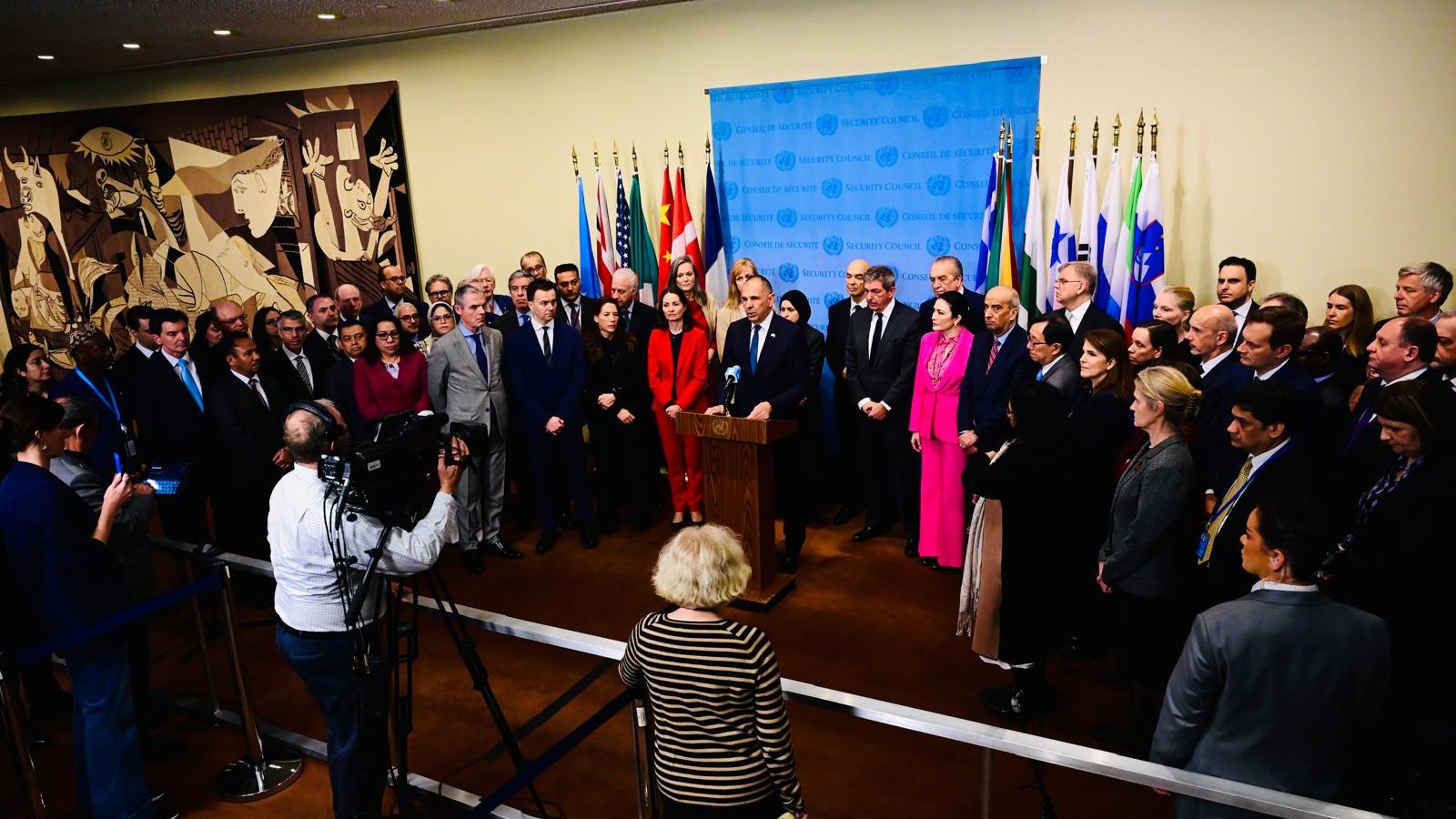Joint stakeout delivered by Minister of Foreign Affairs George Gerapetritis on behalf of 80 delegations at the UN on safeguarding the basics on protection of civilians in armed conflict (New York, 22.05.2025)