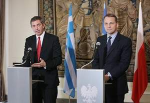 Déclarations de M. S. Lambrinidis et de son homologue polonais, M. R. Sikorski 