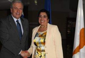 deloseis-upeks-abramopoulou-kai-upeks-tes-kupriakes-demokratias-kozakou-markoulle-kata-ten-aphixe-tou-sten-kupro