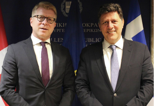 Συνάντηση Αναπληρωτή Υπουργού Εξωτερικών, Μιλτιάδη Βαρβιτσιώτη, με τον Υφυπουργό Εξωτερικών της Δανίας, αρμόδιο για Ευρωπαϊκές Υποθέσεις, Carsten Grønbech-Jensen (Αθήνα, 27.05.2022)