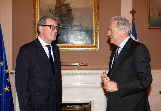 Foreign Minister Avramopoulos meets with the Special Adviser to the UN Secretary-General on Cyprus, A. Downer