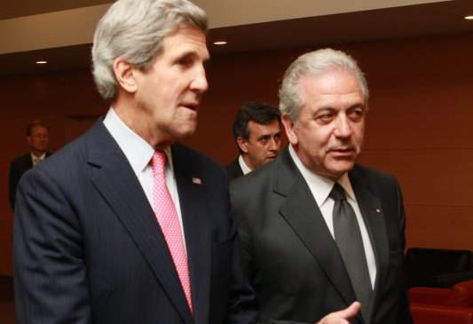 Foreign Minister Avramopoulos meets with U.S. Secretary of State J. Kerry (Brussels, 23 April 2013)