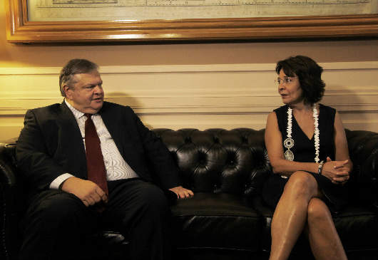 Déclarations du vice-premier ministre et ministre des Affaires étrangères, E. Vénizélos et de la Commissaire chargée des affaires maritimes et de la pêche, M. Damanakis, à l’issue de leur rencontre