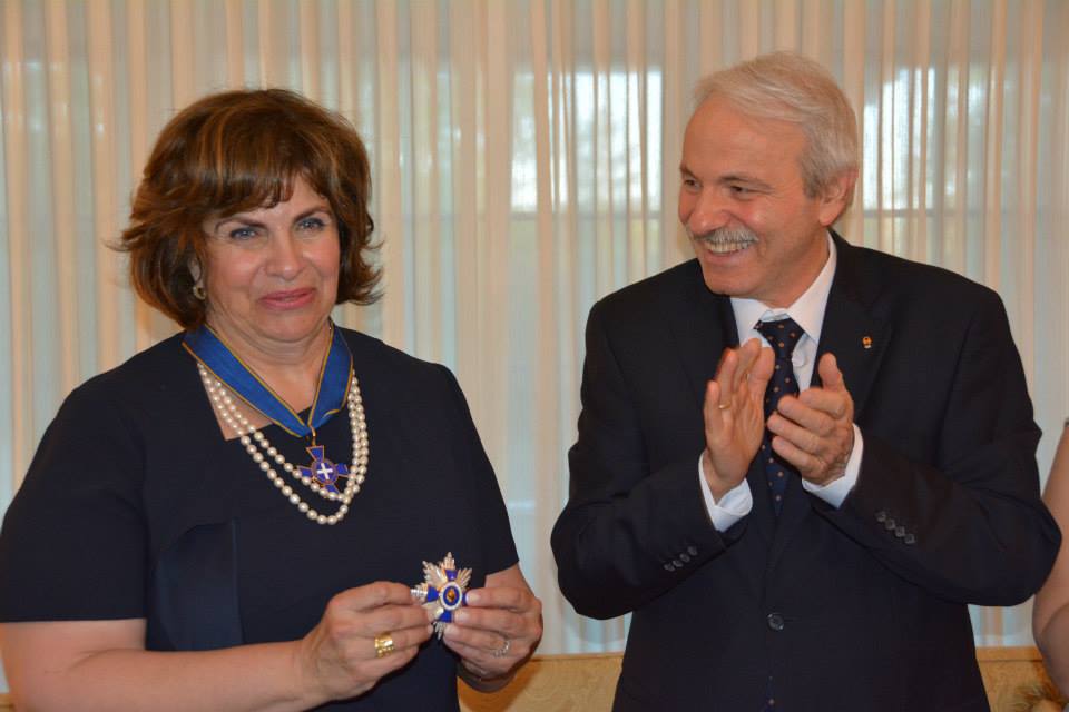 Η κα Ανδρομάχη Καρακατσάνη, Μέλος του Ανωτάτου Δικαστηρίου του Καναδά και ο Πρέσβης της Ελλάδος, κ. Μαρκαντωνάτος Η κα Ανδρομάχη Καρακατσάνη, Μέλος του Ανωτάτου Δικαστηρίου του Καναδά και ο Πρέσβης της Ελλάδος, κ. Μαρκαντωνάτος