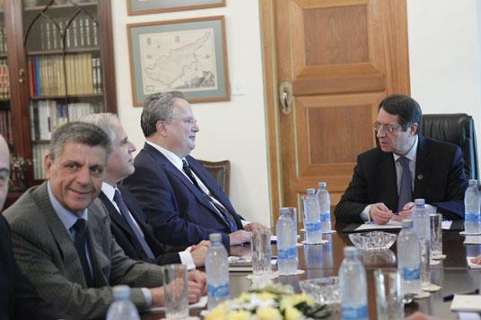 Ο Υπουργός Εξωτερικών της Ελλάδας κ. Ν. Κοτζιάς επισκεπτόμενος την Κυπριακή Δημοκρατία 26-28 Οκτωβρίου 2015.