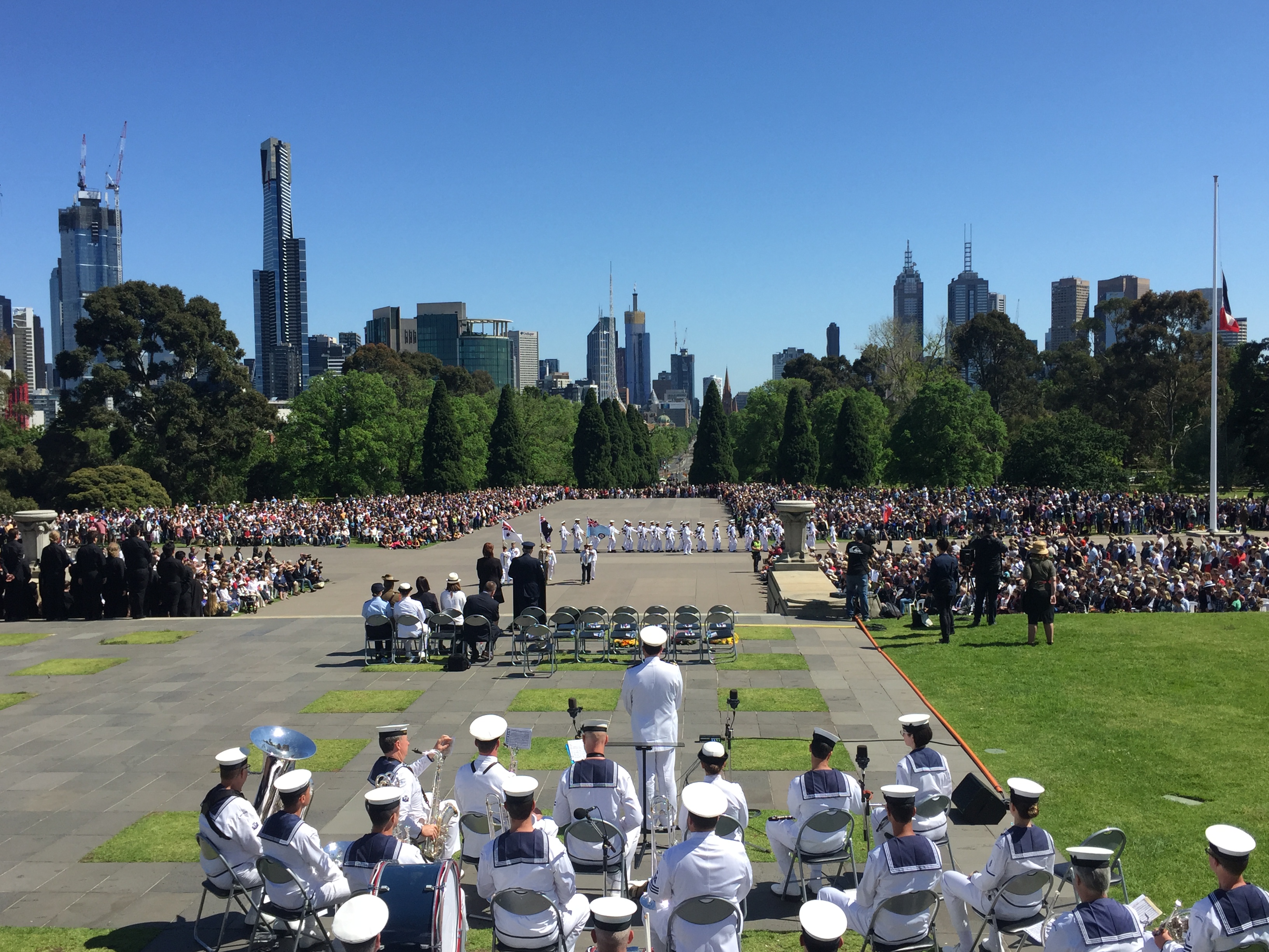 Melbourne marks Remembrance Day