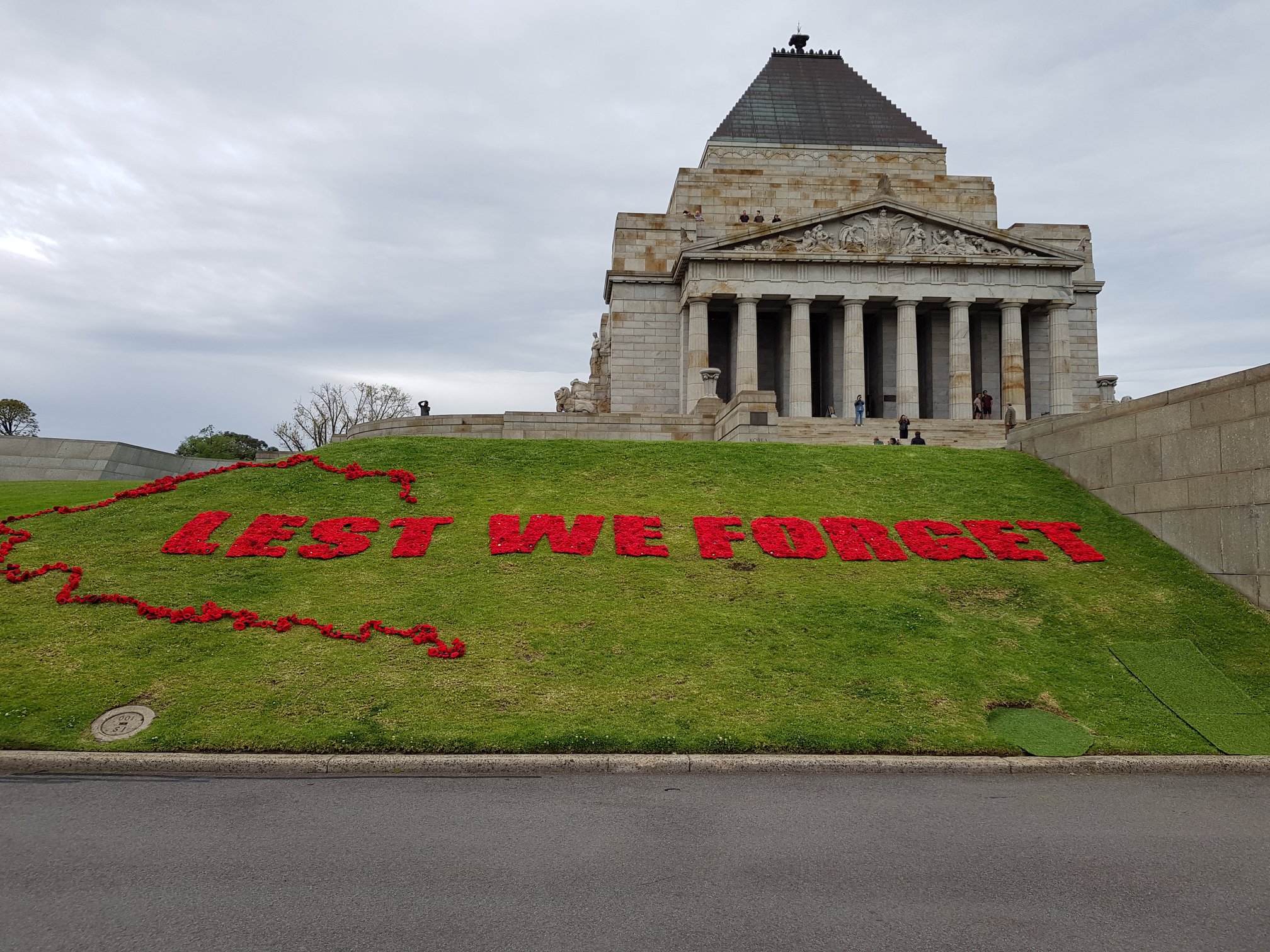 Melbourne marks Remembrance Day