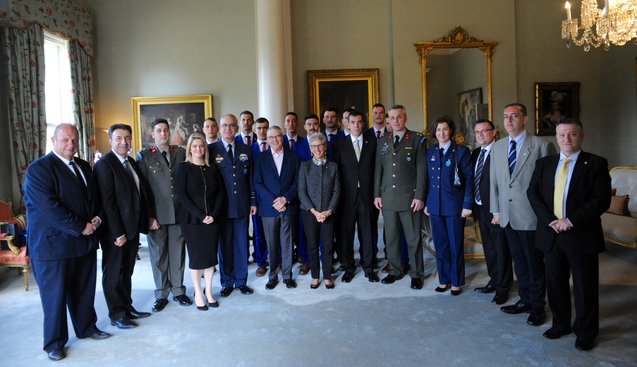 Τhe Governor of Victoria welcomes the Evzoni to the Government House in Melbourne