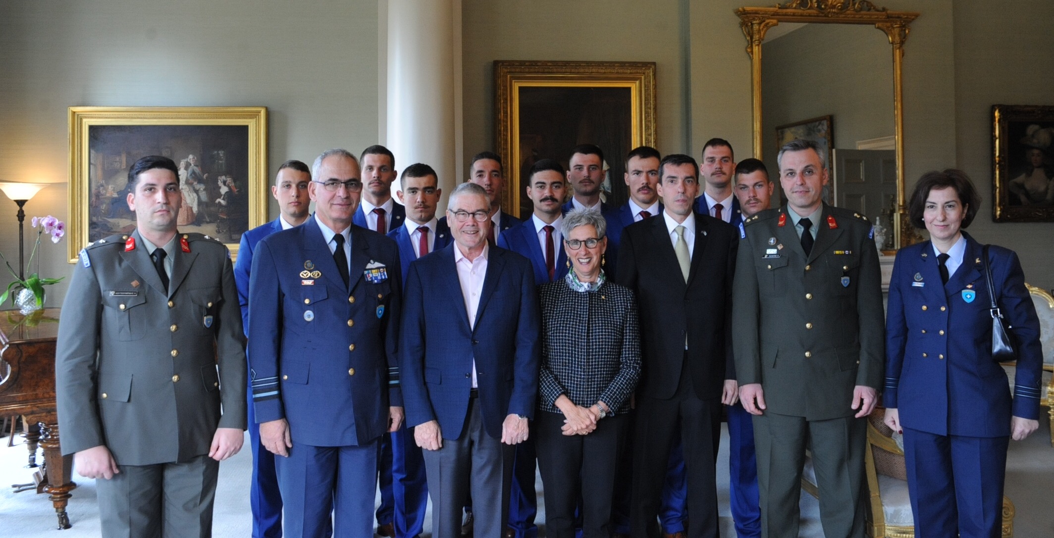 Τhe Governor of Victoria welcomes the Evzoni to the Government House in Melbourne