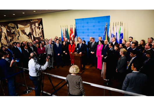 Joint stakeout delivered by Minister of Foreign Affairs George Gerapetritis on behalf of 80 delegations at the UN on safeguarding the basics on protection of civilians in armed conflict (New York, 22.05.2025)