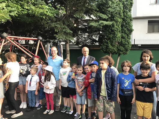 Участие на посланика на Гърция в София в церемонията по закриването на учебната година на отделите по майчин език и култура на гръцкото училище в София