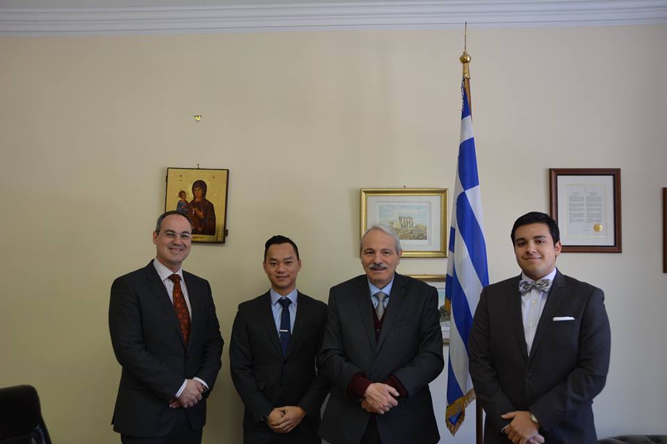 students visit embassy