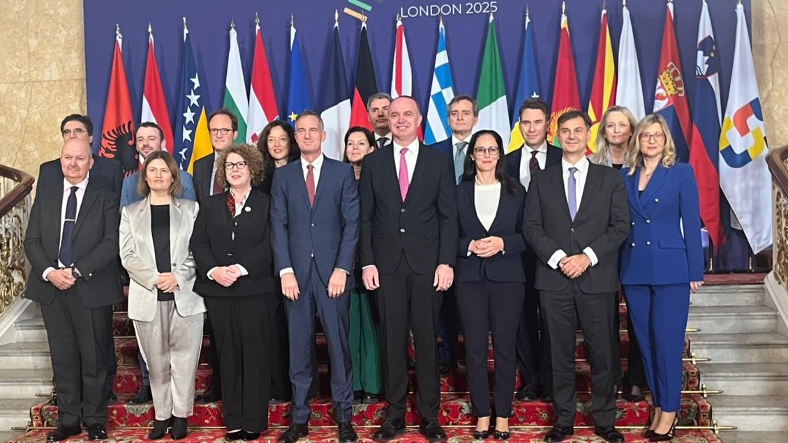 Συμμετοχή Υφυπουργού Εξωτερικών, Χάρη Θεοχάρη, στη συνάντηση Υπουργών αρμόδιων για θέματα οικονομίας, στο πλαίσιο της Διαδικασίας του Βερολίνου (Λονδίνο, 16.10.2025)