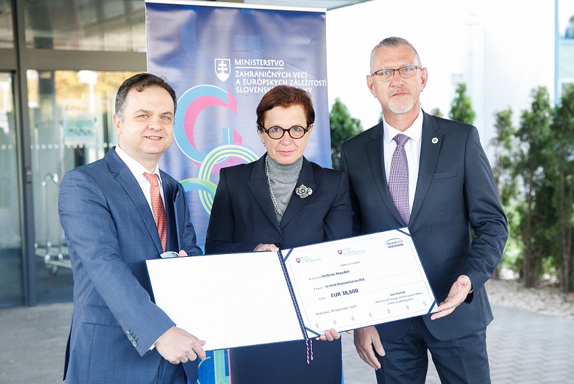 Slovakia provides material humanitarian aid to the Moria Reception and Identification Centre