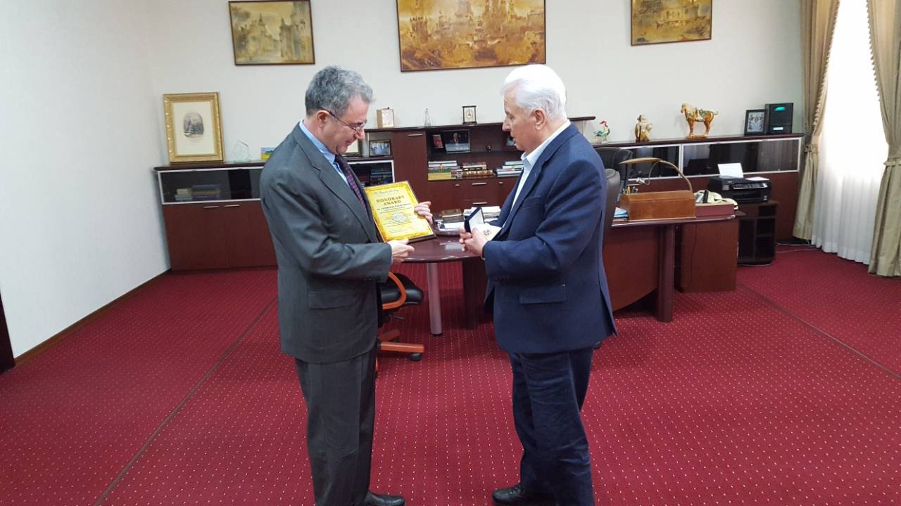 Зустріч Посла Грецької Республіки в Україні пана Георгіоса Пукаміссаса з першим Президентом України паном Леонідом Кравчуком (10.05.2017).