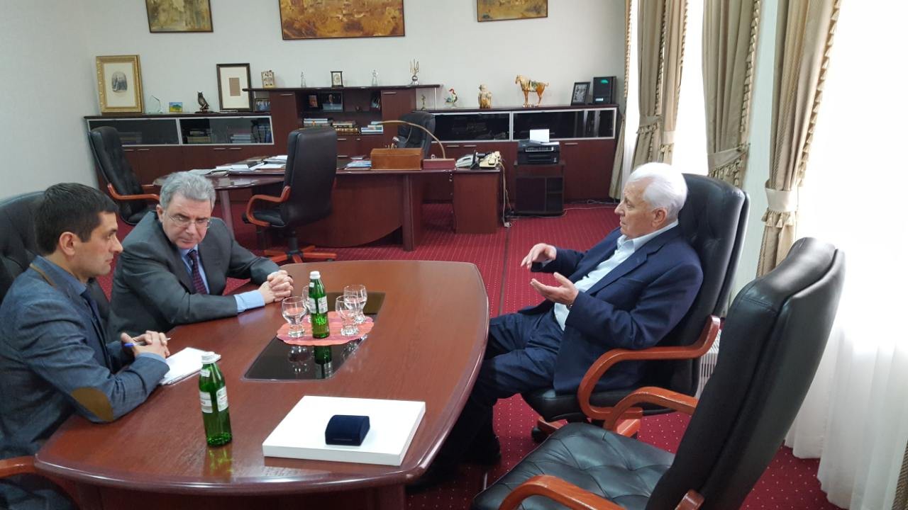 Зустріч Посла Грецької Республіки в Україні пана Георгіоса Пукаміссаса з першим Президентом України паном Леонідом Кравчуком (10.05.2017).