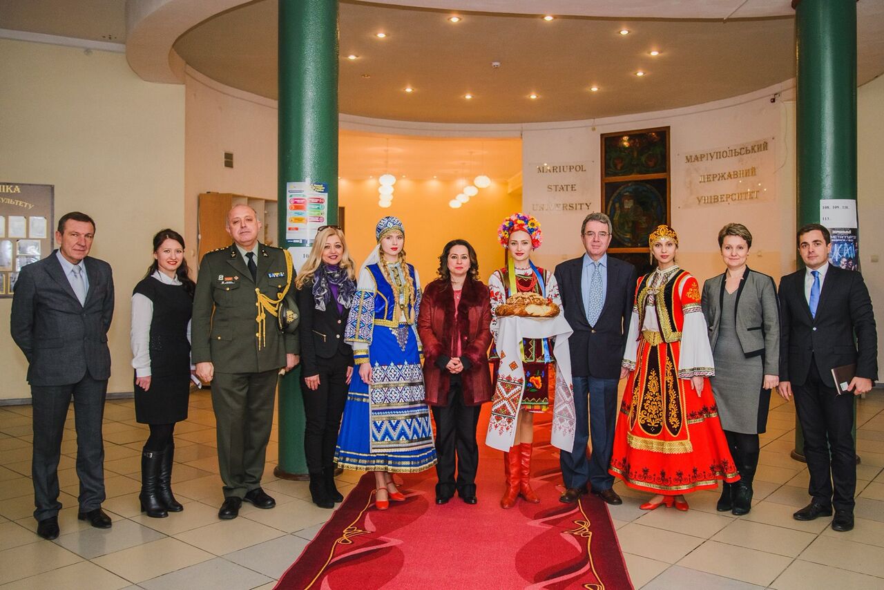 Надзвичайний та Повноважний Посол Грецької Республіки пан Георгіос
Пукаміссас з 20 по 22 січня 2017 р. перебував із триденним візитом у
місті Маріуполь. <br />