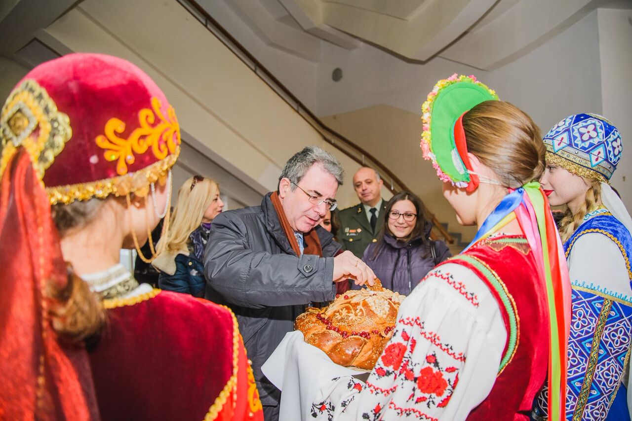 Надзвичайний та Повноважний Посол Грецької Республіки пан Георгіос
Пукаміссас з 20 по 22 січня 2017 р. перебував із триденним візитом у
місті Маріуполь. <br />