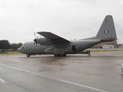 Άφιξη ανθρωπιστικής βοήθειας από την Ελλάδα για τους πλημμυροπαθείς της Σερβίας στο αεροδρόμιο Νikola Tesla