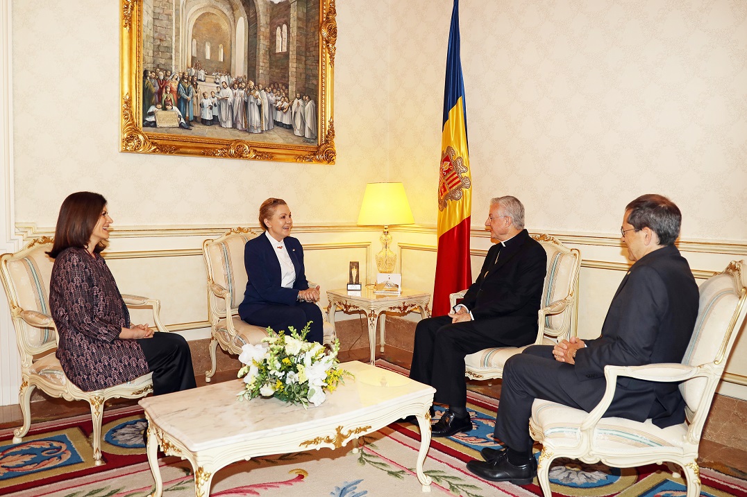 Presentació i lliurament de cartes credencials de l'Ambaixadora de Grècia a Espanya i a Andorra, Aglaia Baltà, al Copríncep del Principat d’Andorra, Bisbe Joan-Enric Vives i Sicília