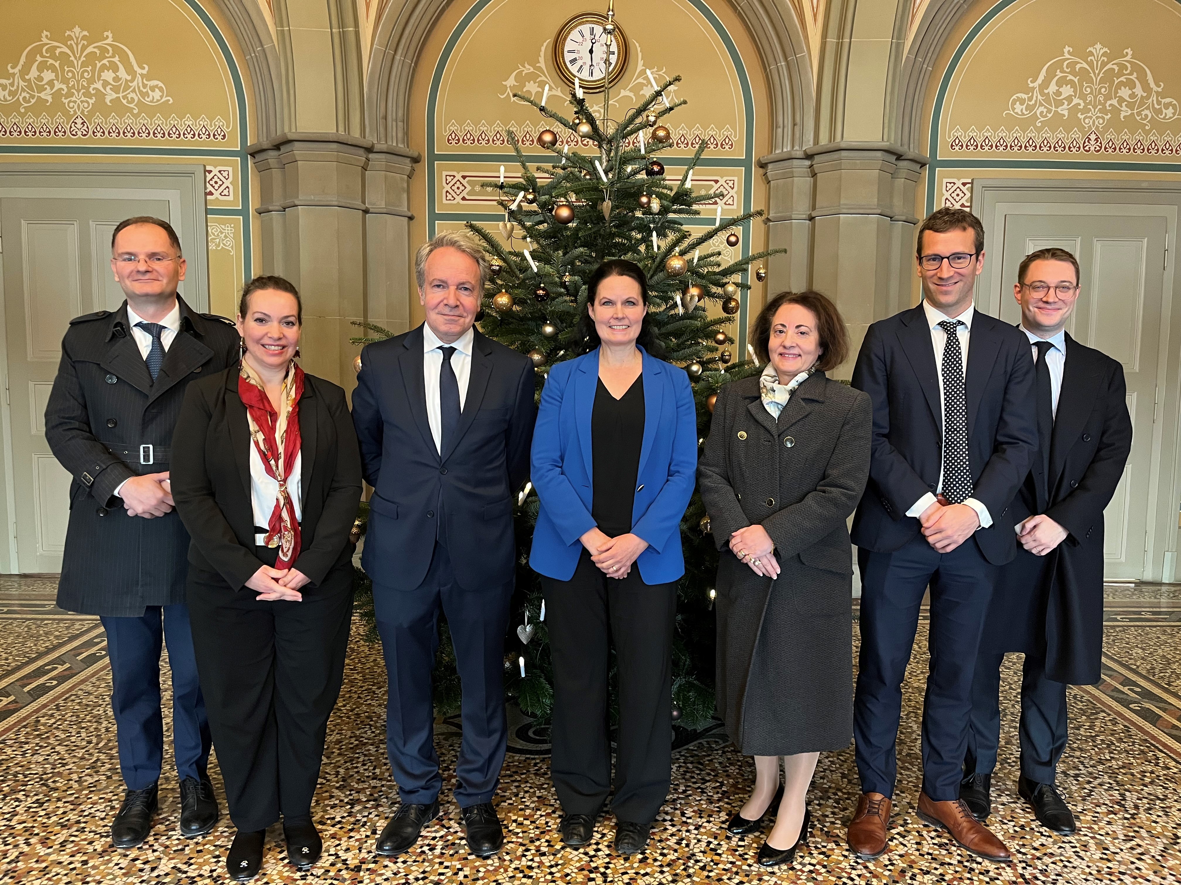 The political consultations between the Greek Ministry of Foreign Affairs and the Swiss Federal Department of Foreign Affairs took place in Bern, on 9.12.2025, in an excellent atmosphere.