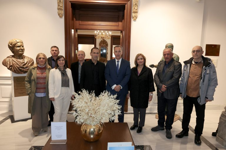 Το Διοικητικό Συμβούλιο της Ένωσης Συντακτών Μακεδονίας–Θράκης στο Σισμανόλειο Μέγαρο, 18/10/2025